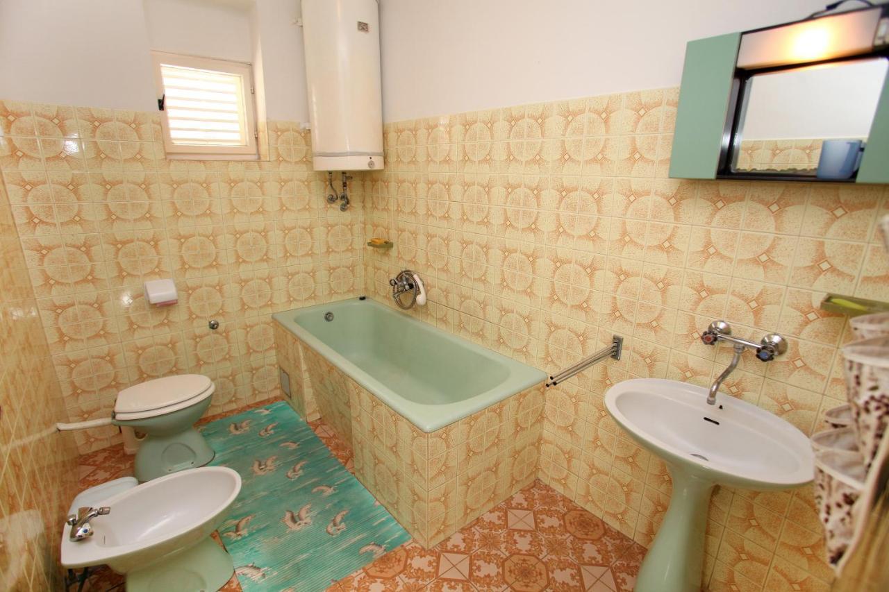 Apartments By The Sea Vinisce, Trogir - 4892 Exterior foto